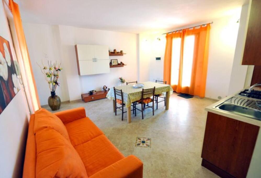 Casa Vacanze La Casa Di Katia Castro  Kültér fotó